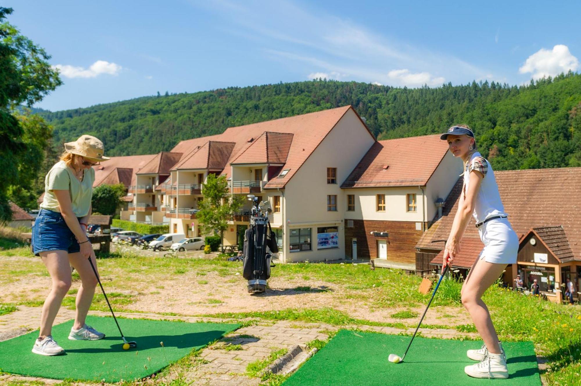 Goelia Le Domaine Du Golf Aparthotel Ammerschwihr Exterior foto